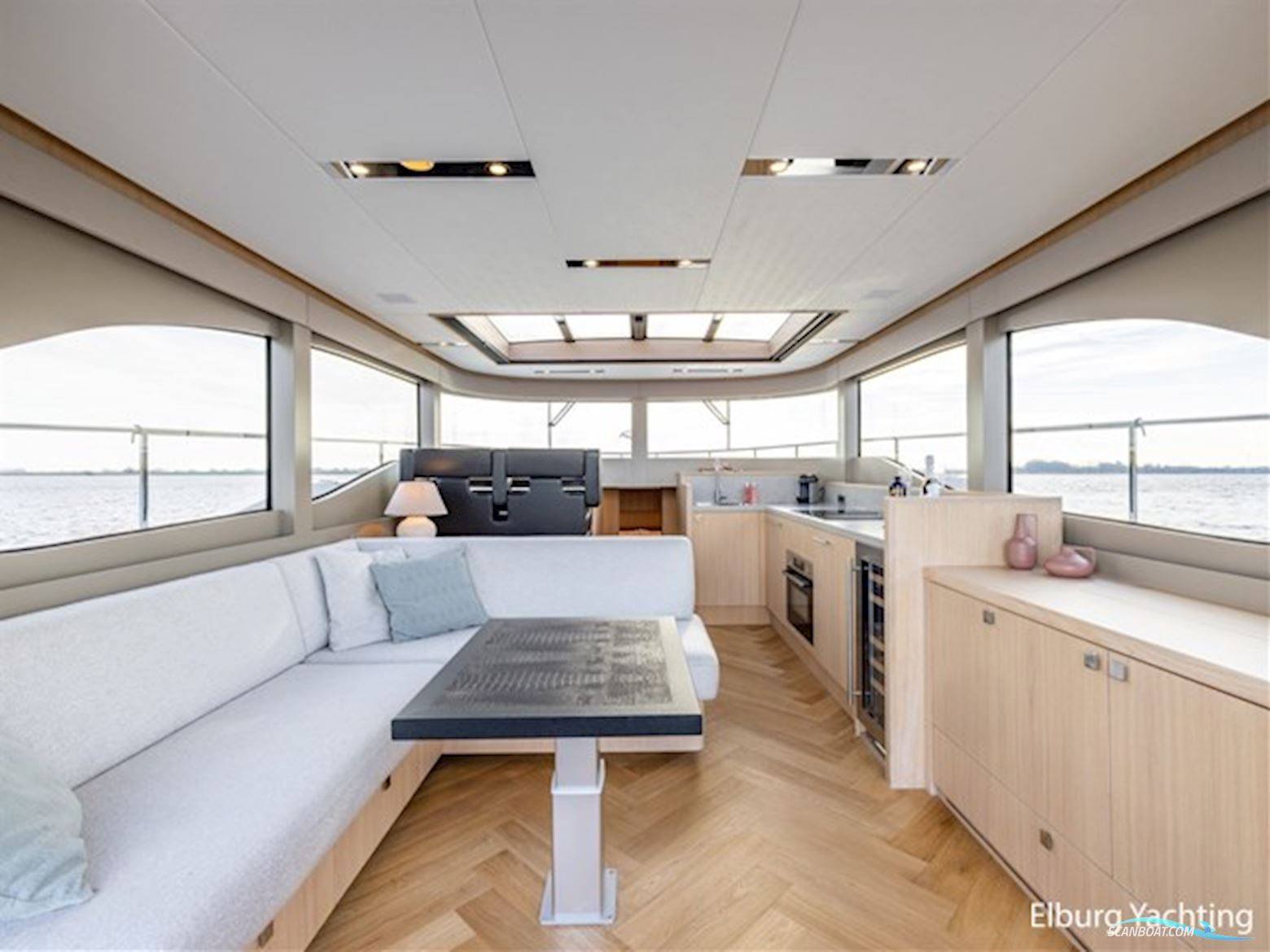 Van den Hoven Voyager 50 