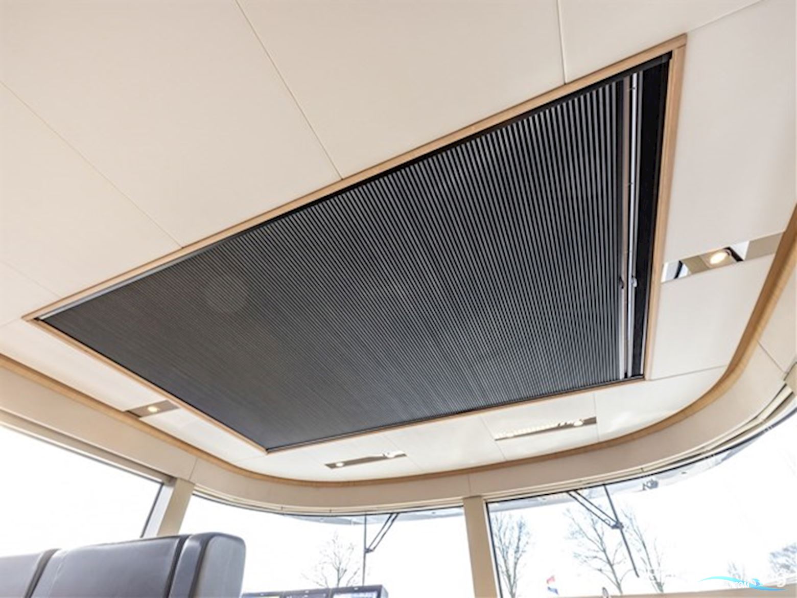 Van den Hoven Voyager 50 