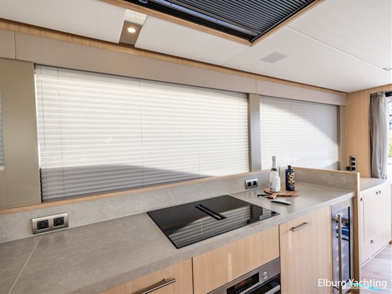 Van den Hoven Voyager 50 