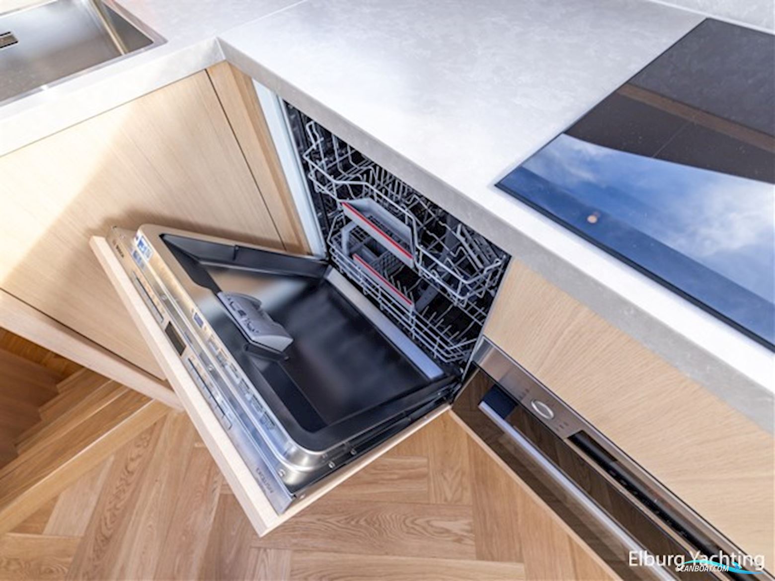 Van den Hoven Voyager 50 