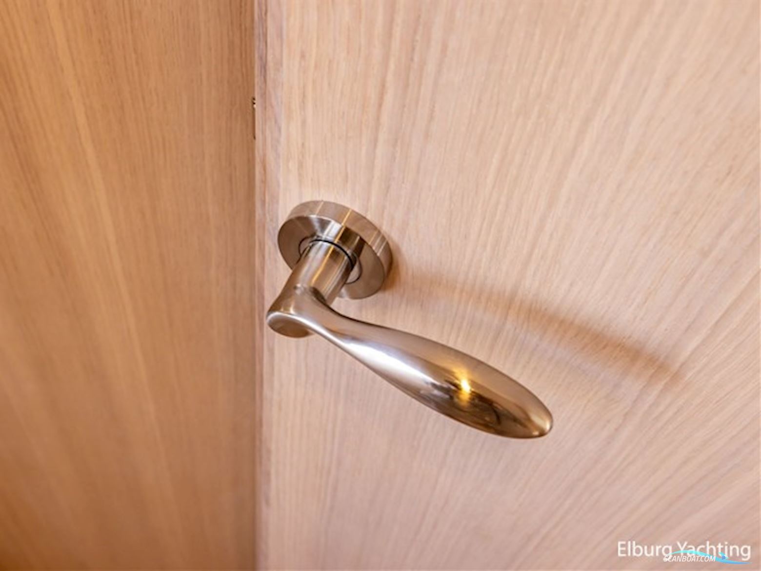 Van den Hoven Voyager 50 