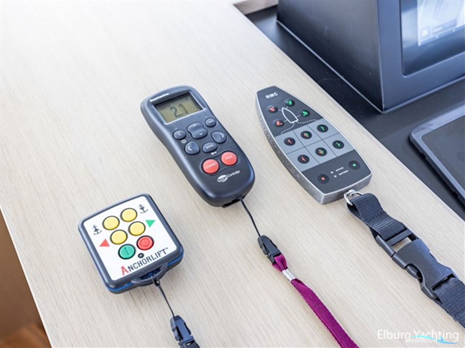 Van den Hoven Voyager 56 