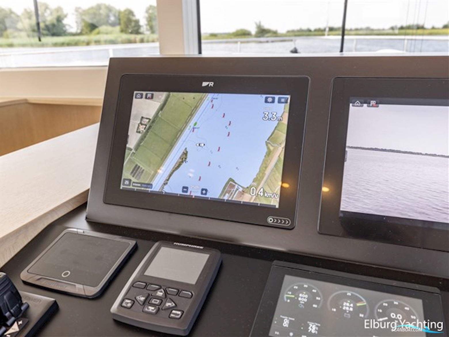 Van den Hoven Voyager 56 