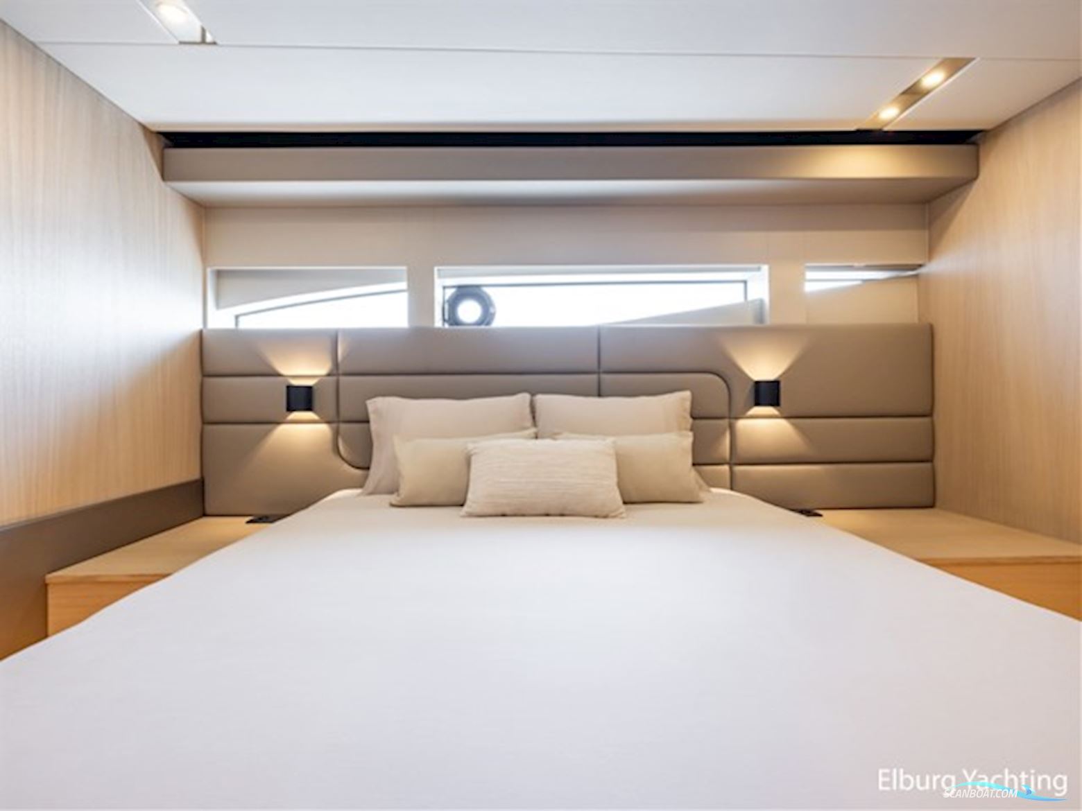 Van den Hoven Voyager 56 