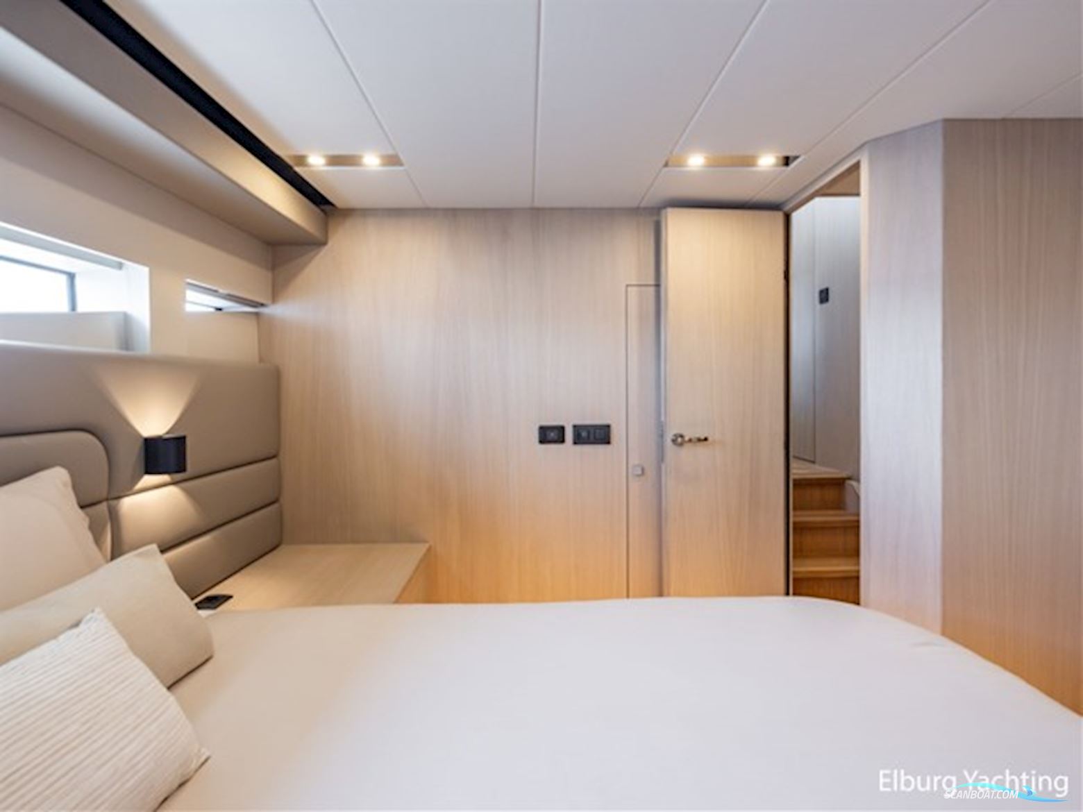 Van den Hoven Voyager 56 