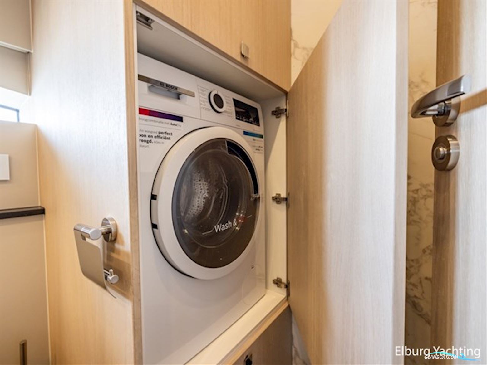 Van den Hoven Voyager 56 