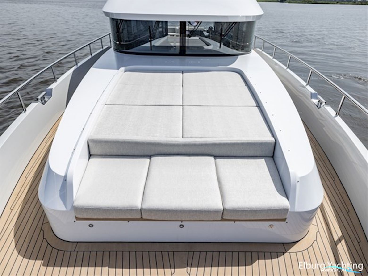 Van Den Hoven Voyager 56