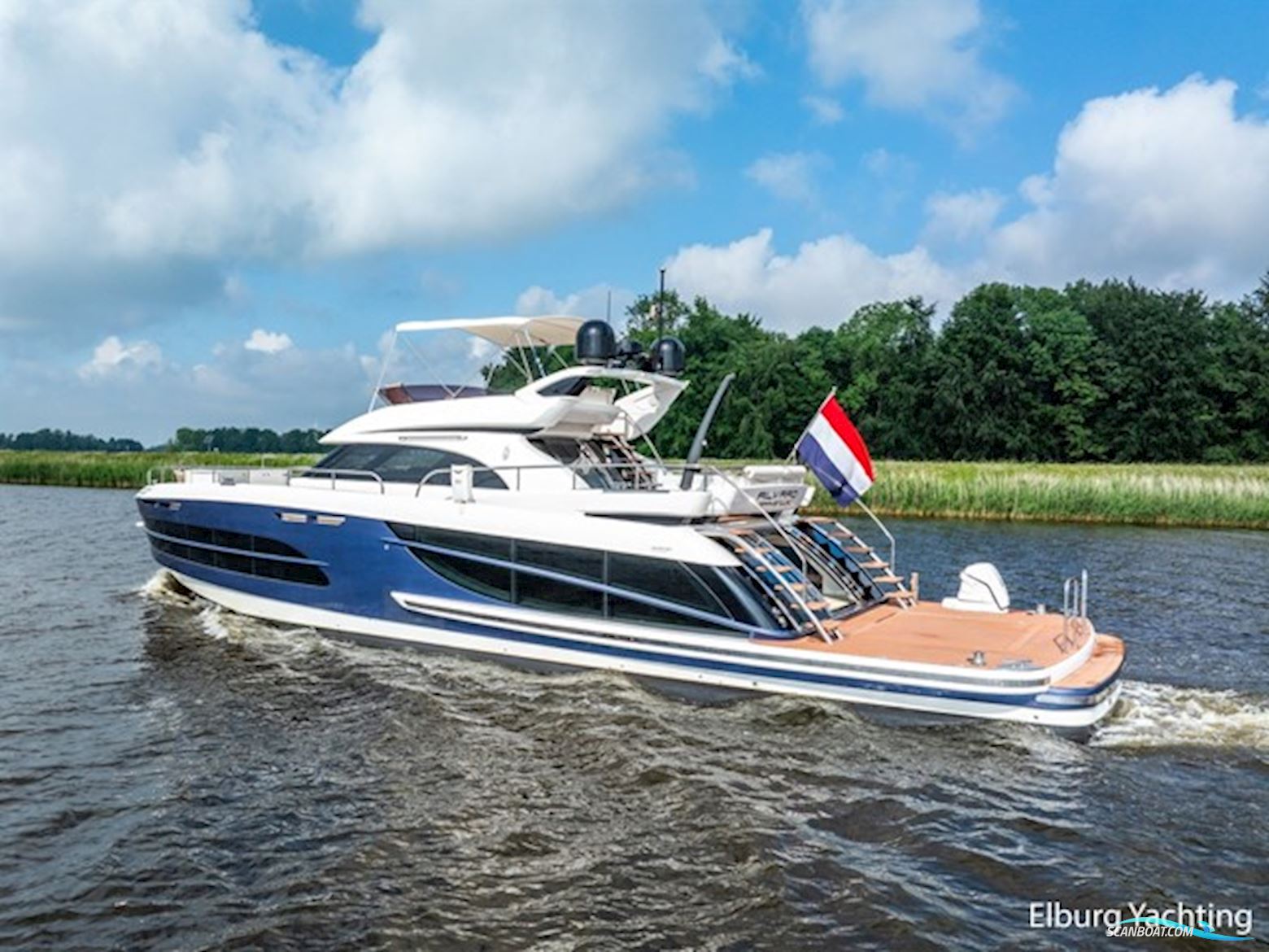 Van der Valk Beachclub 660 - Flybridge 