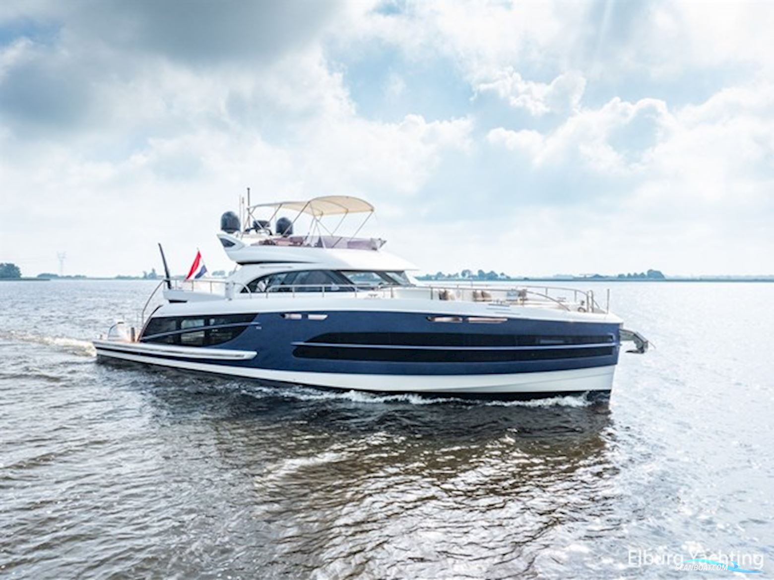 Van der Valk Beachclub 660 - Flybridge 