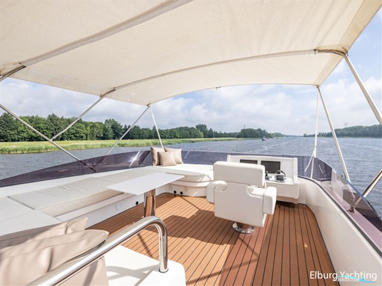 Van Der Valk Beachclub 660 - Flybridge