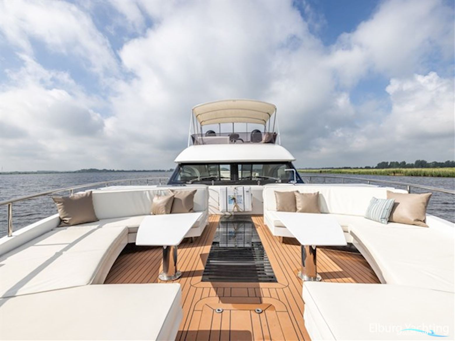 Van Der Valk Beachclub 660 - Flybridge
