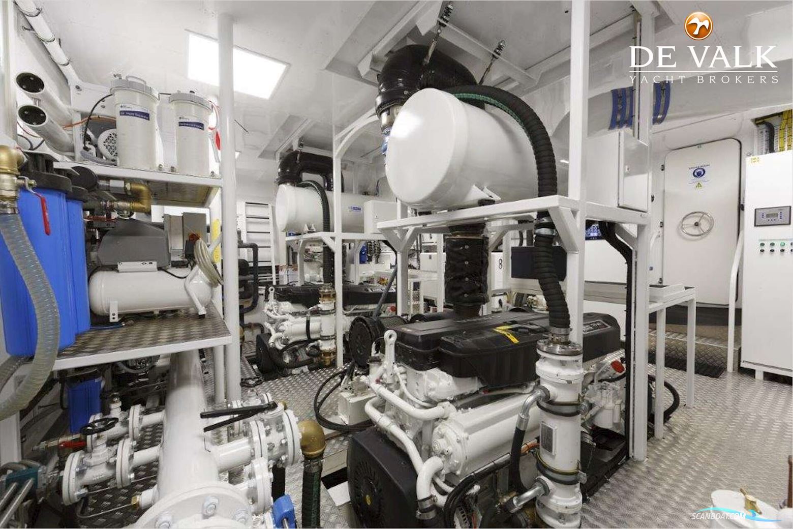 Van Der Valk Explorer 37M