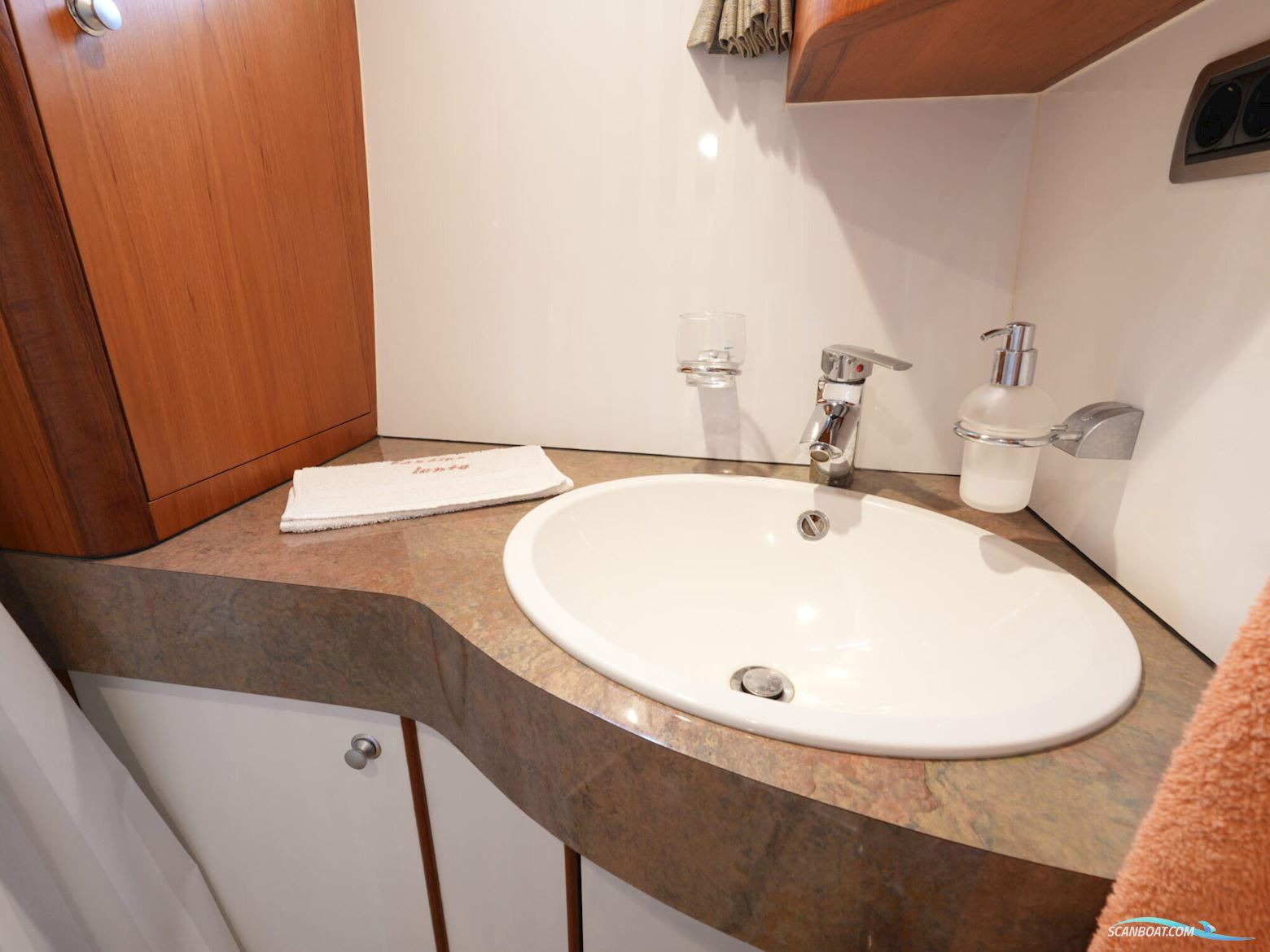 Van Vossen Parade 12.70 AK Exclusive