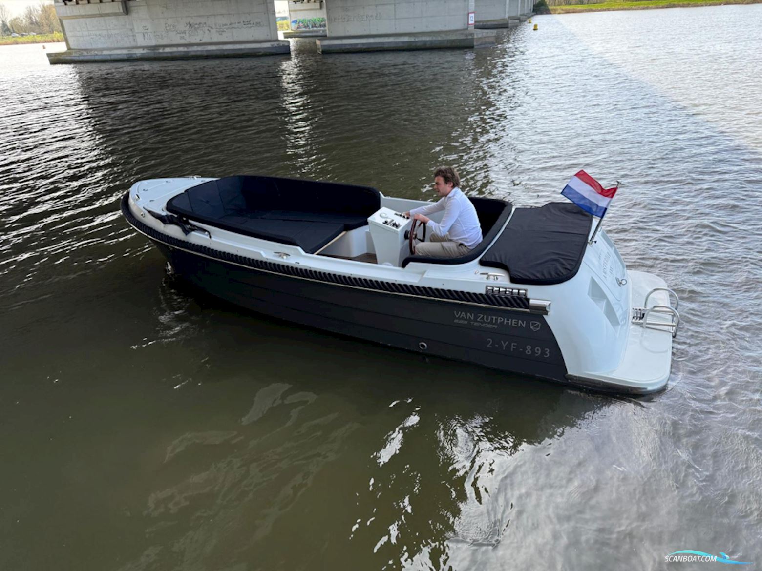 Van Zutphen 633 Tender
