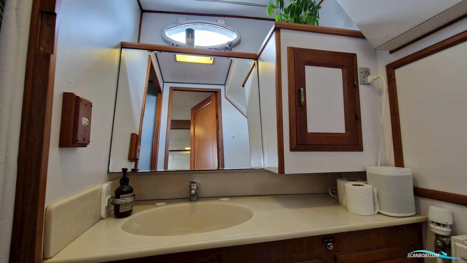 Vantare 53 Pilothouse