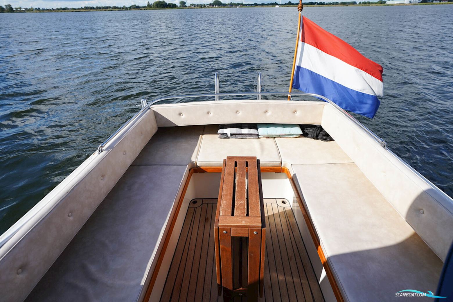 Vedette 8.20 V/OK
