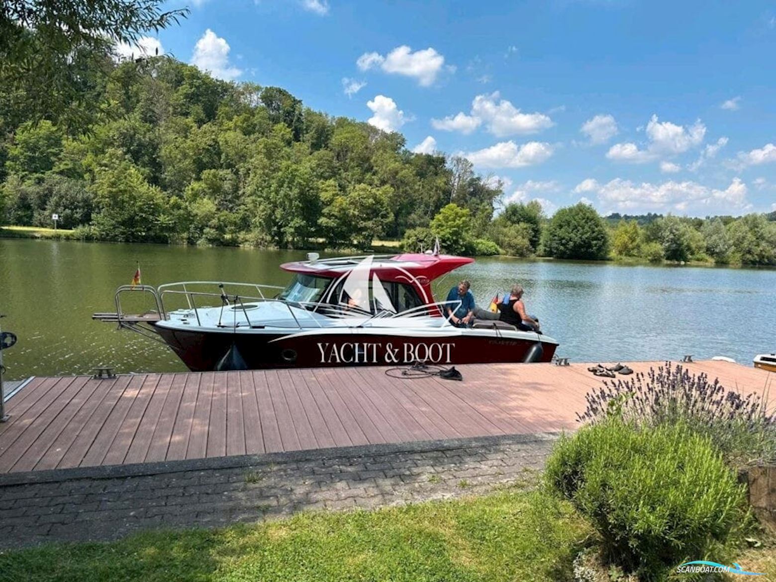 Velvette 23 Active Sedan