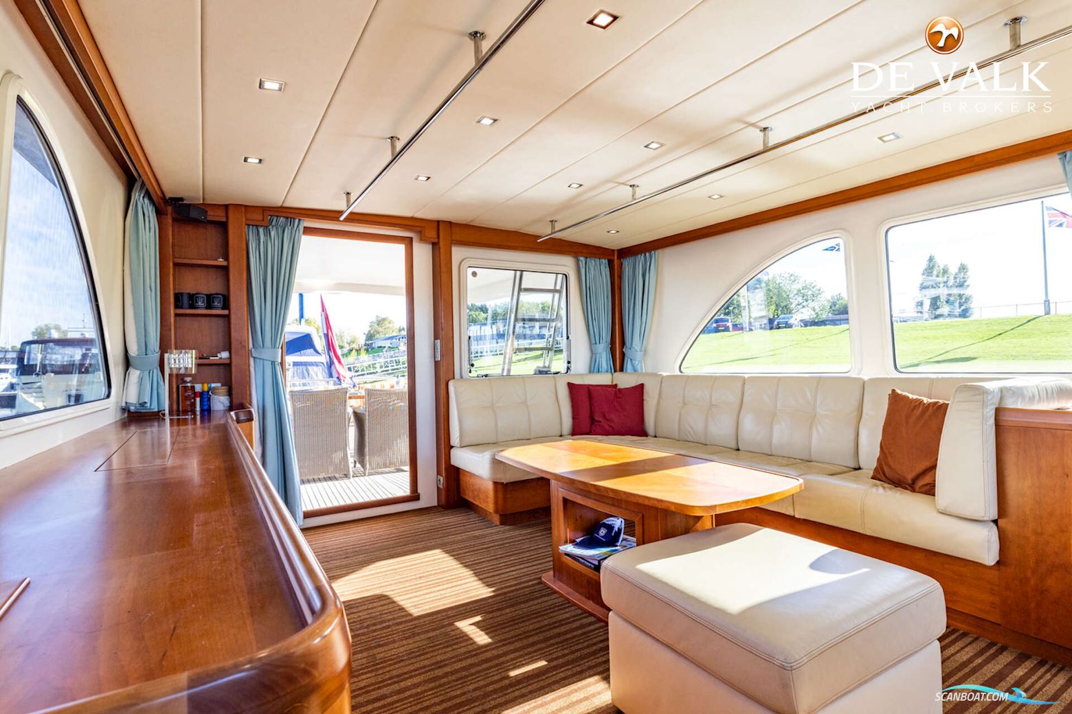 Vennekens Trawler 1800