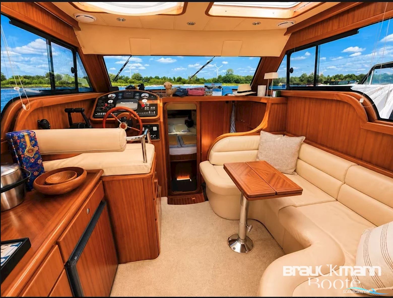 Viking 34 Sedan