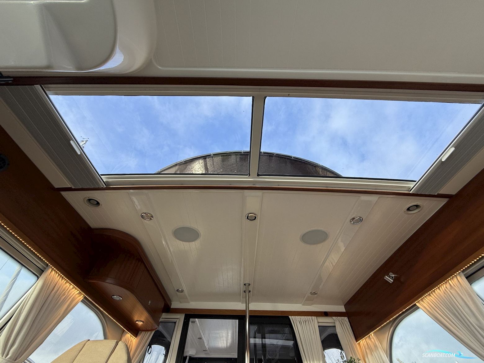 Viknes 1030 Sunbridge. NEDSAT 100.000,-