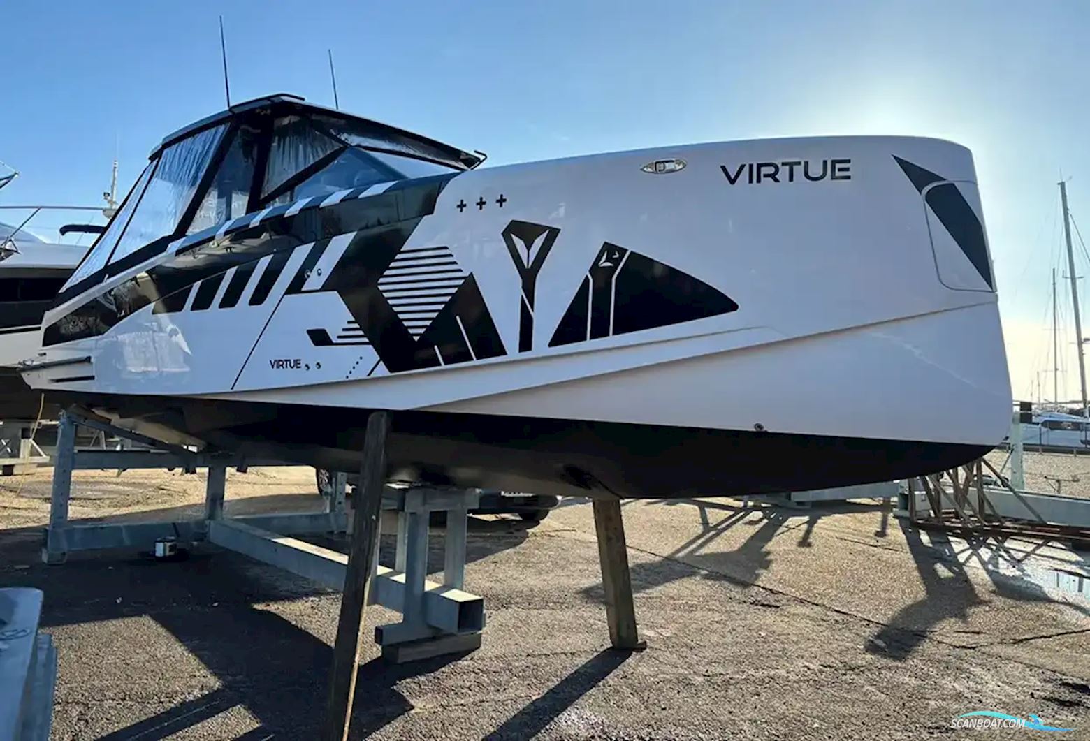 Virtue V10 Top