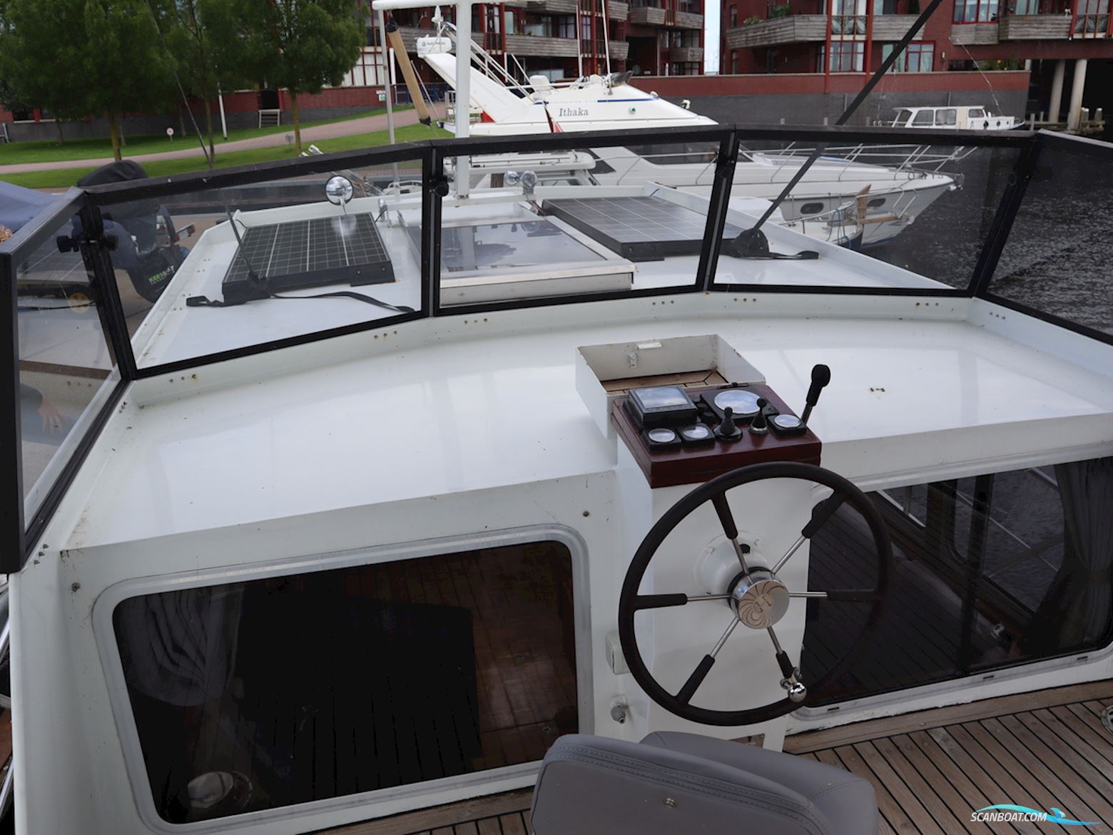 Vissers Trawler 1050