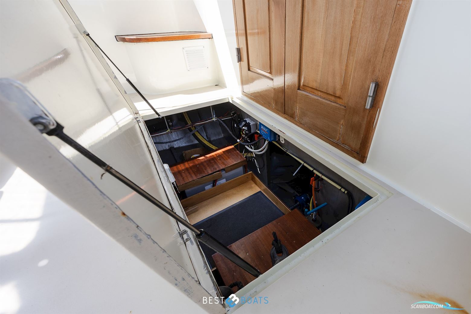 Vripak Yachting 965 OK