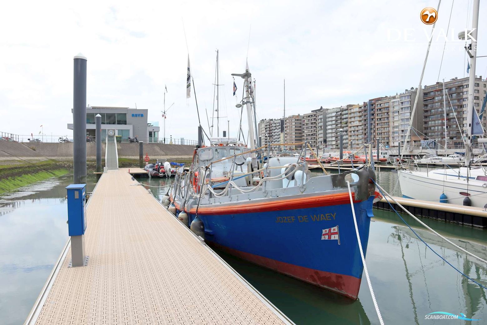 Waarschip 1076 Custom