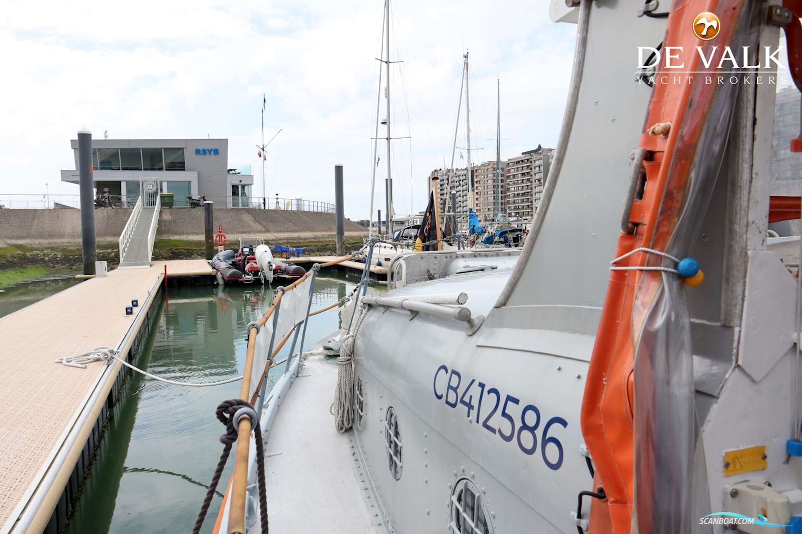 Waarschip 1076 Custom