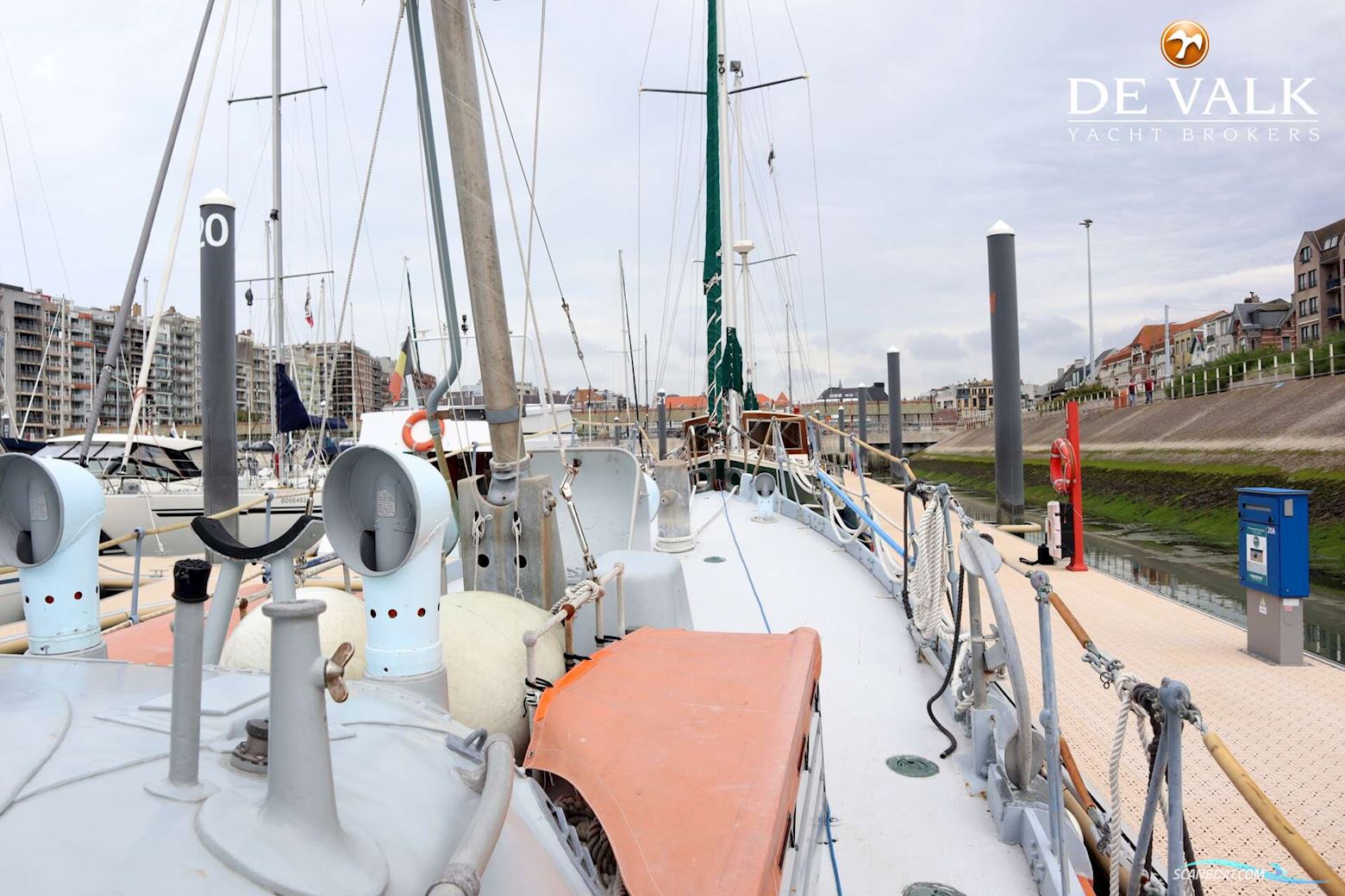 Waarschip 1076 Custom
