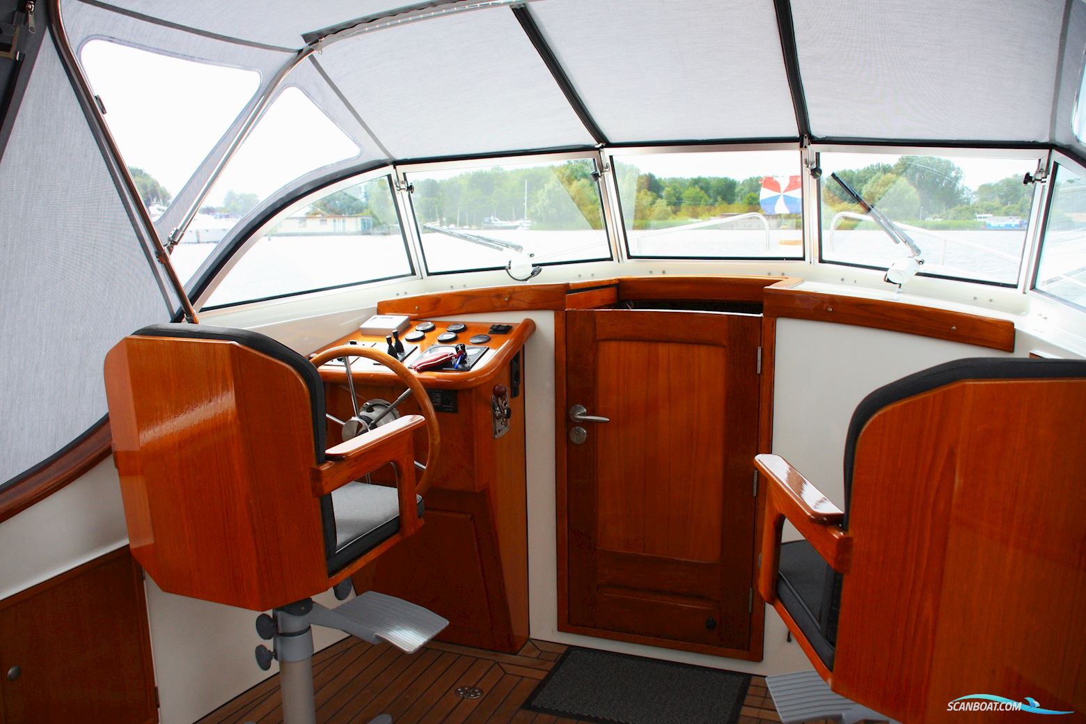 Wantij 845 Cabin
