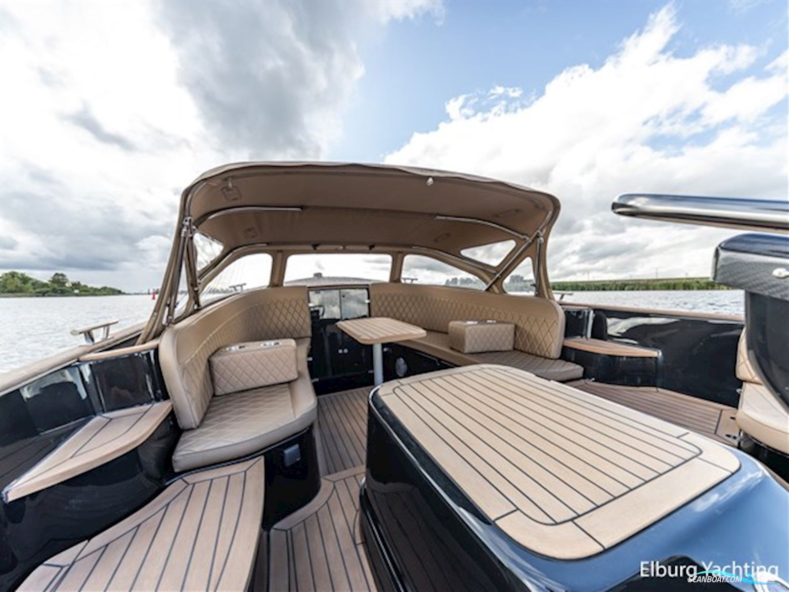 Waterspoor 717 Aviator