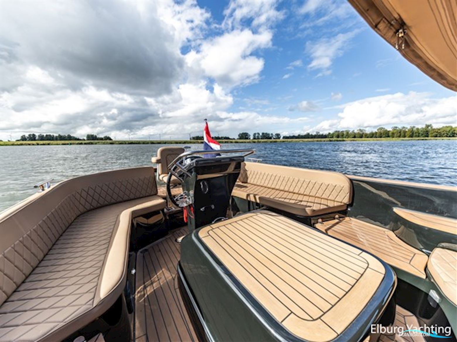 Waterspoor 717 Aviator