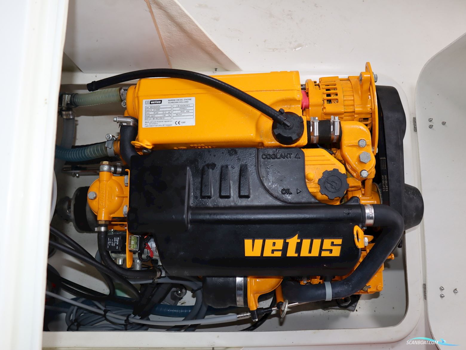 Wato 700 - Via Boatauction.Com