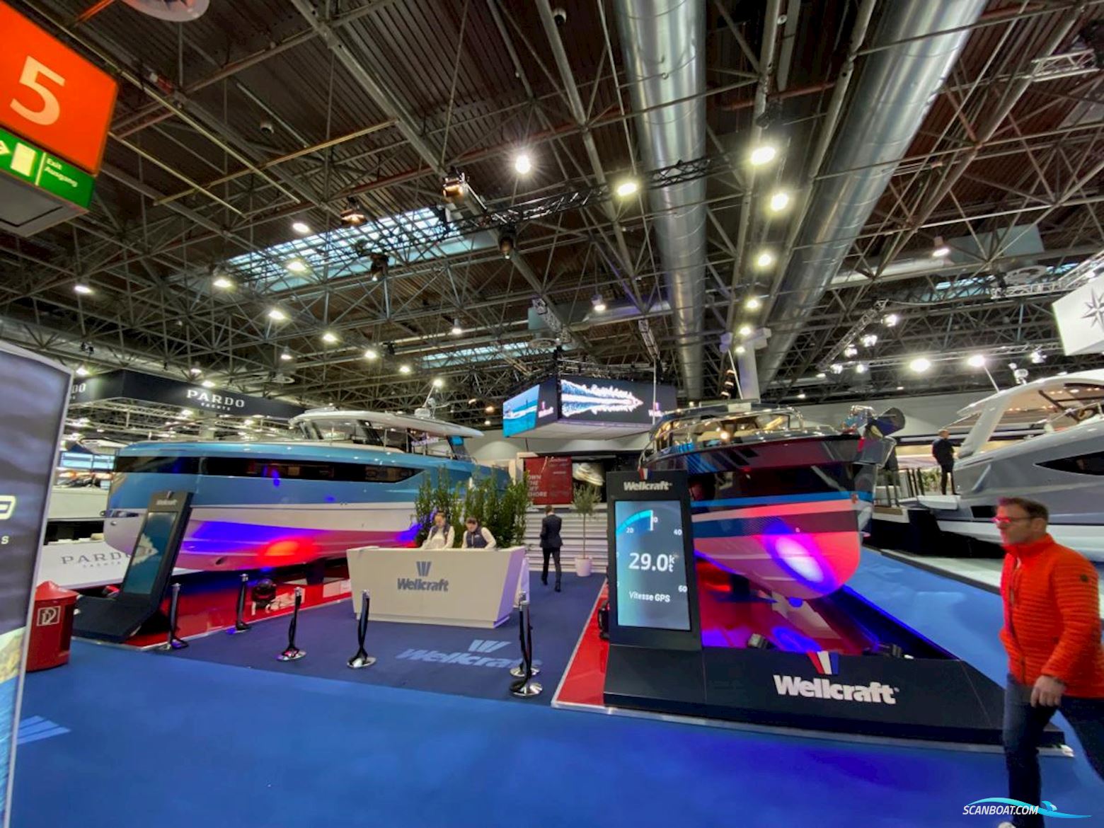 Wellcraft 355 Explorer