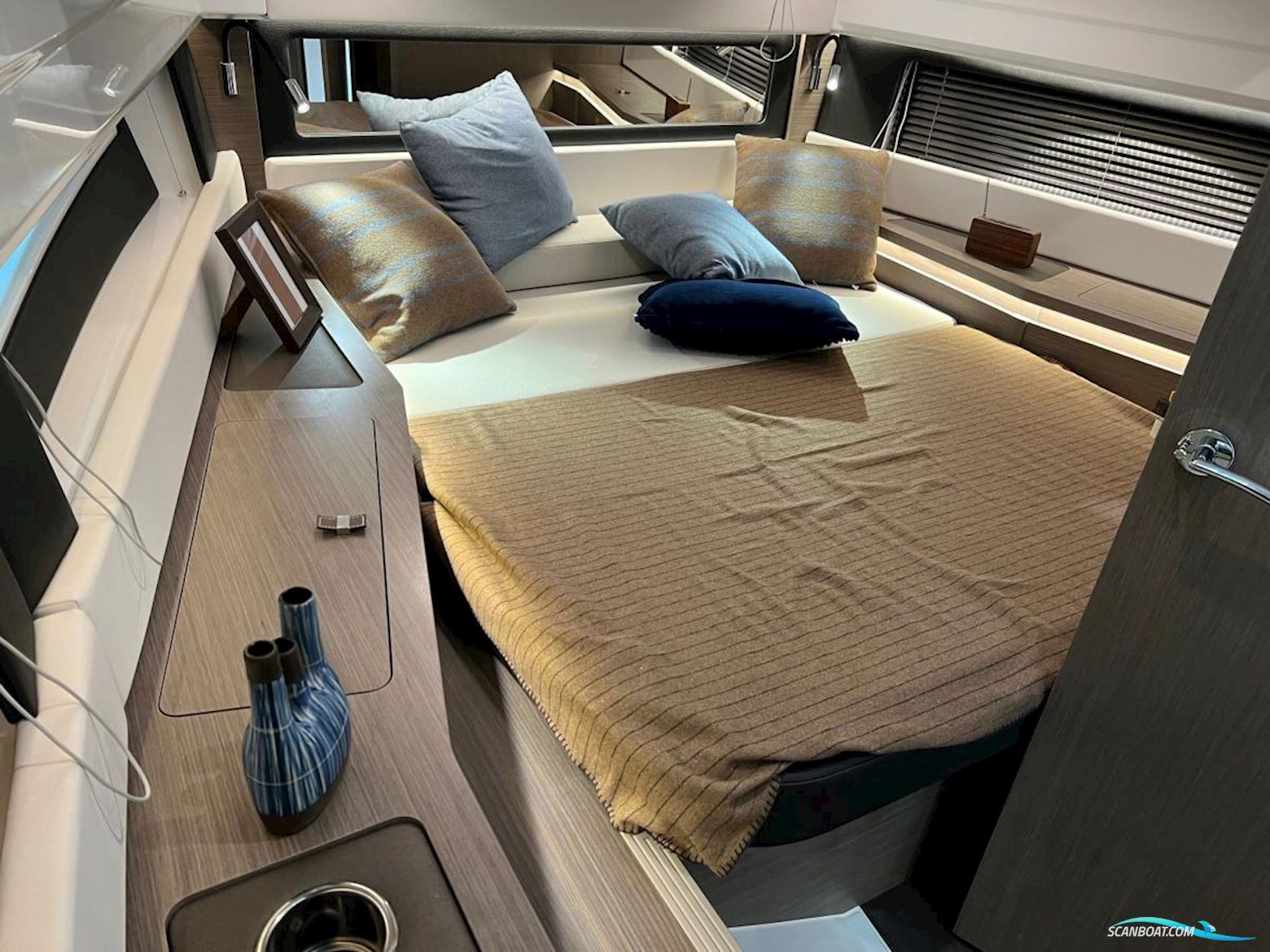 Wellcraft 355 Explorer