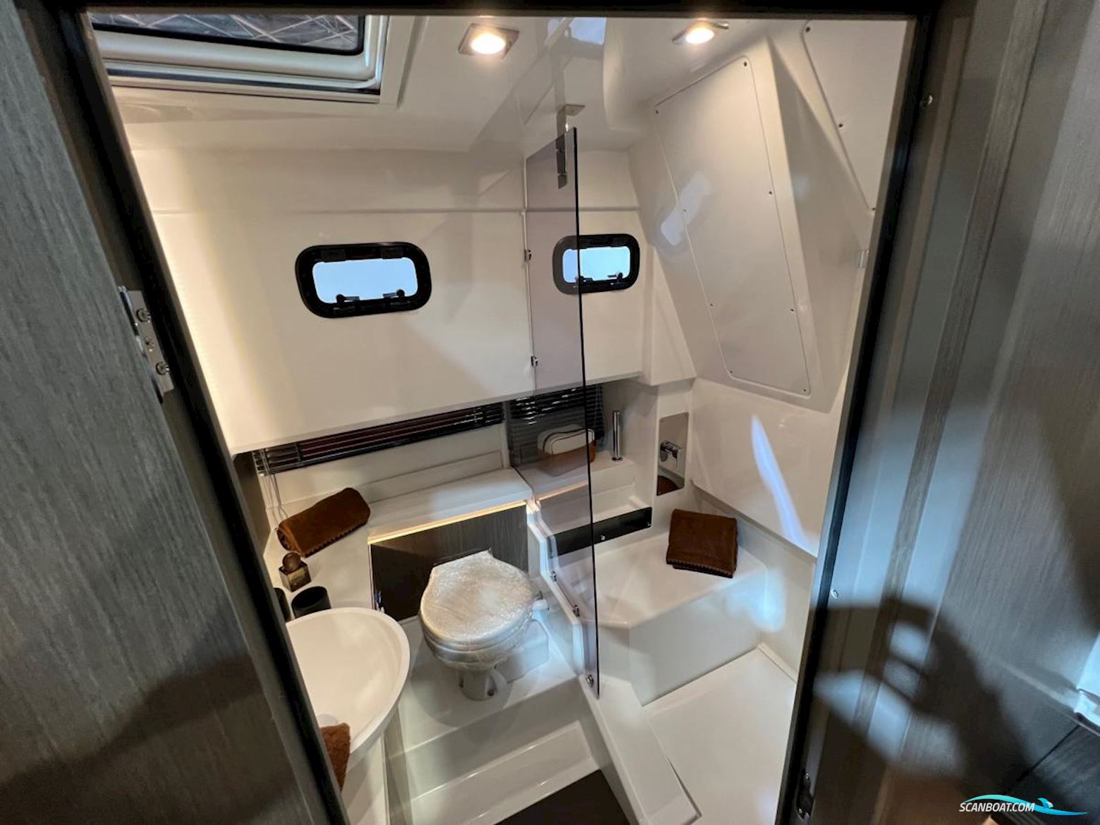 Wellcraft 355 Explorer