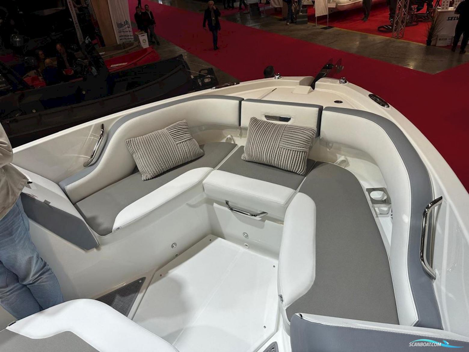 Wellcraft 38 T-Top