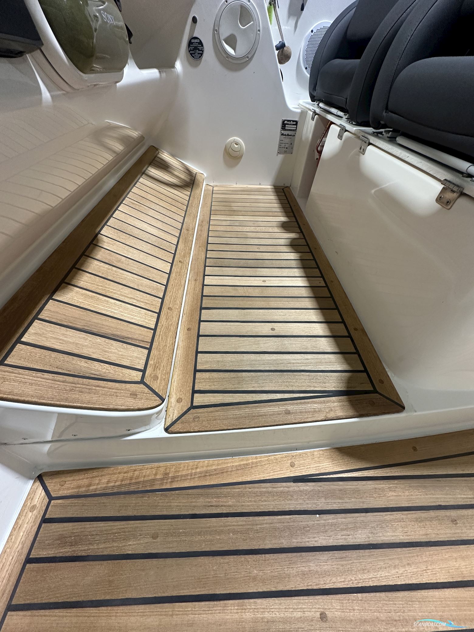 Windy 32 Grand Tornado