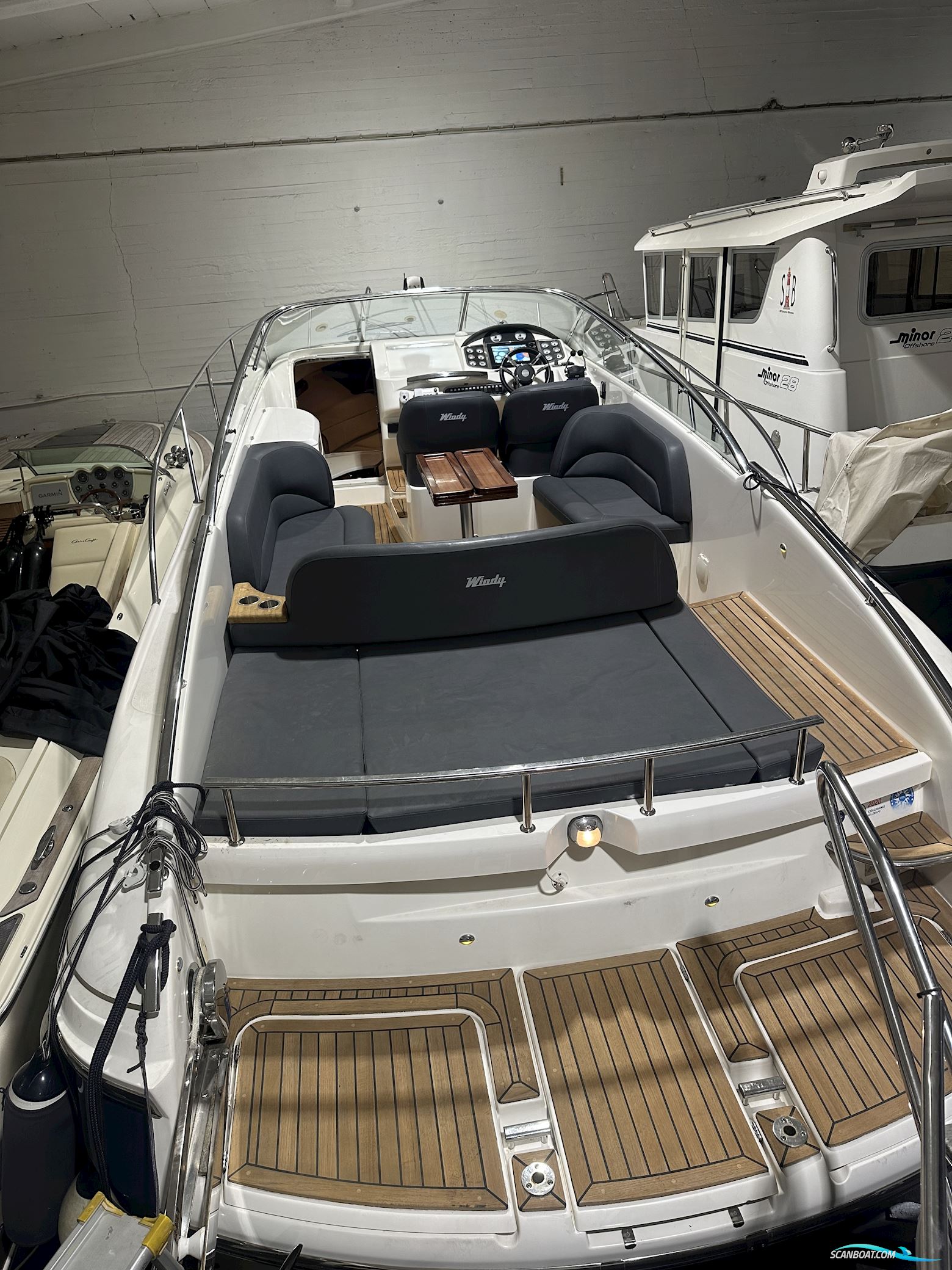 Windy 32 Grand Tornado