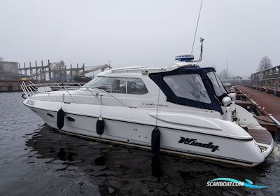 Windy 37 Grand Mistral HT (2008) | 410h | Twin Volvo Penta Kad300 | Immaculate Condition | One Owner Motorboot 2008, mit Volvo Penta d4 300A-A motor, Lettland
