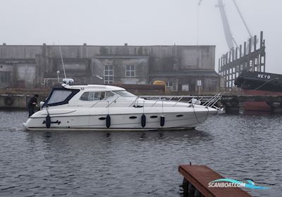 Windy 37 Grand Mistral HT (2008) | 410h | Twin Volvo Penta Kad300 | Immaculate Condition | One Owner Motorboot 2008, mit Volvo Penta d4 300A-A motor, Lettland