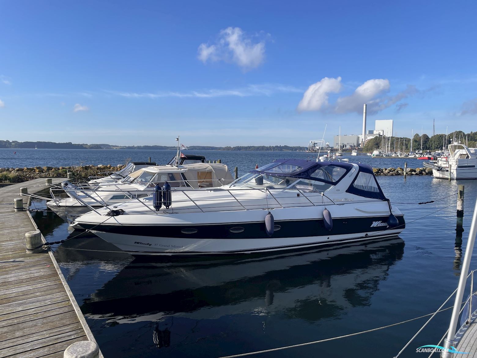 Windy 37 Grand Mistral Motorboot 1999, mit Volvo Penta Kad 44
 motor, Dänemark