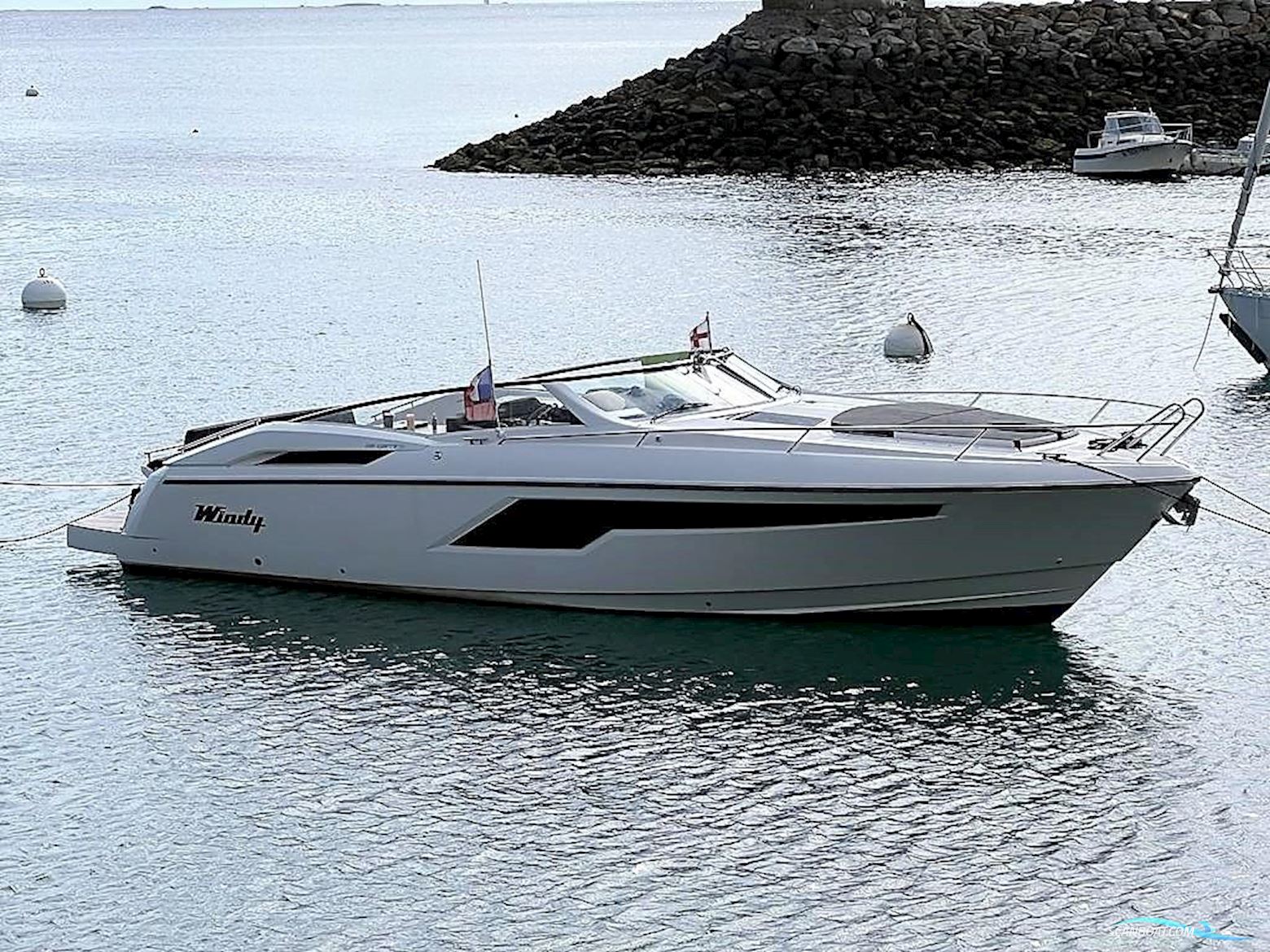 Windy 39 Camira Motorboot 2020, mit Volvo Penta motor, England