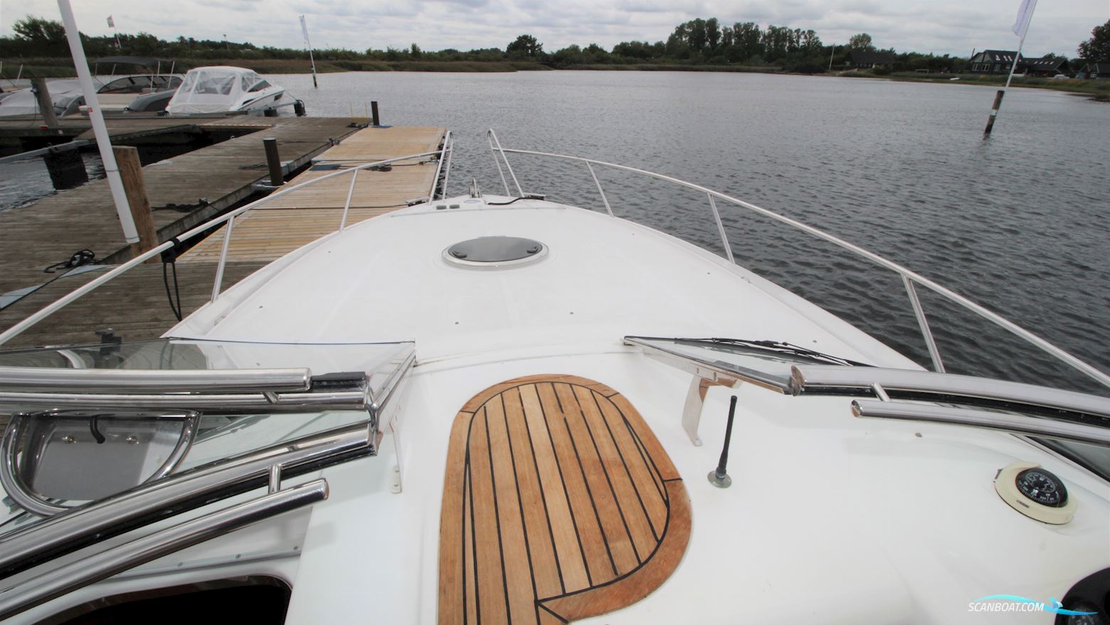 Windy Khamsin 34 Sun Lounge