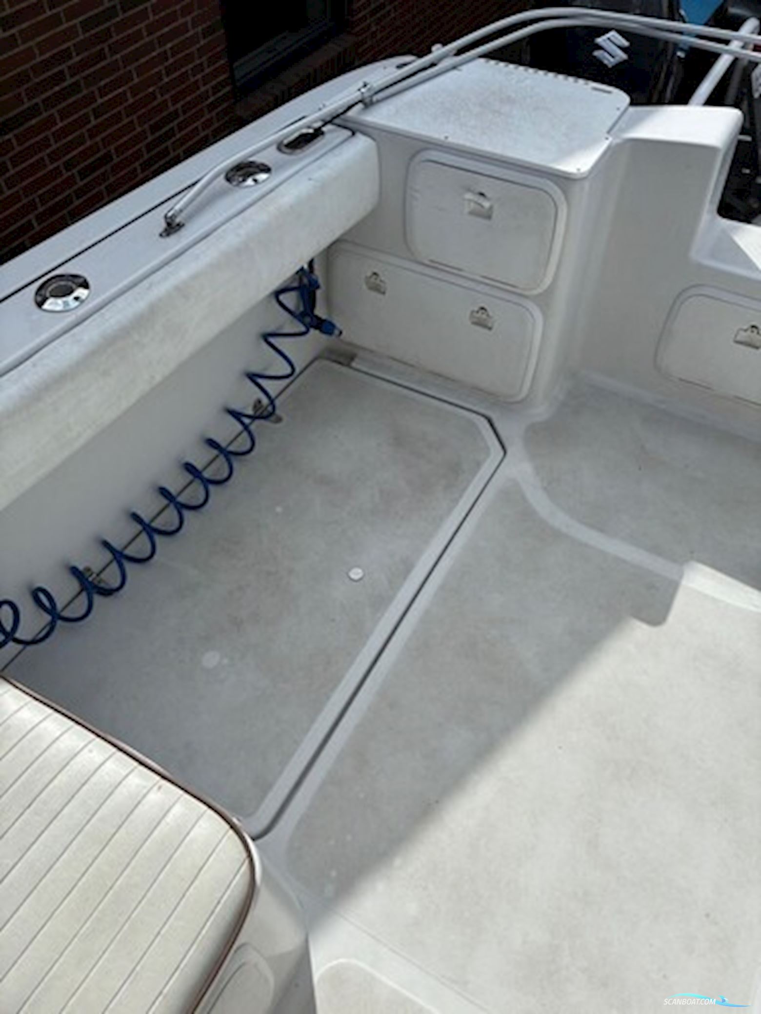 WorldCat Glacier Bay catamaran Isle Runner 2270 m/2 stk. Suzuki F140 hk og float-on alutrailer