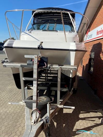 Worldcat Glacier Bay Catamaran Isle Runner 2270 m/2 Stk. Suzuki F140 hk og Float-on Alutrailer Motorboot 2025, mit Suzuki motor, Dänemark
