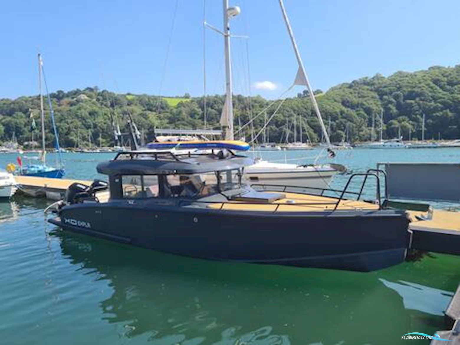 XO Boats 10s Explorer Plus Motorboot 2022, mit Mercury motor, England