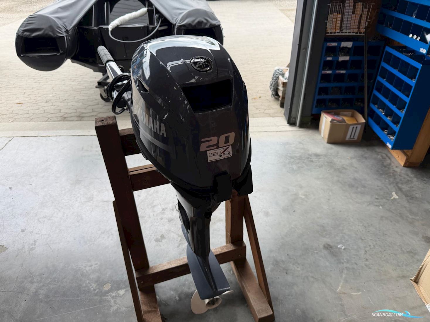 Yamaha F20