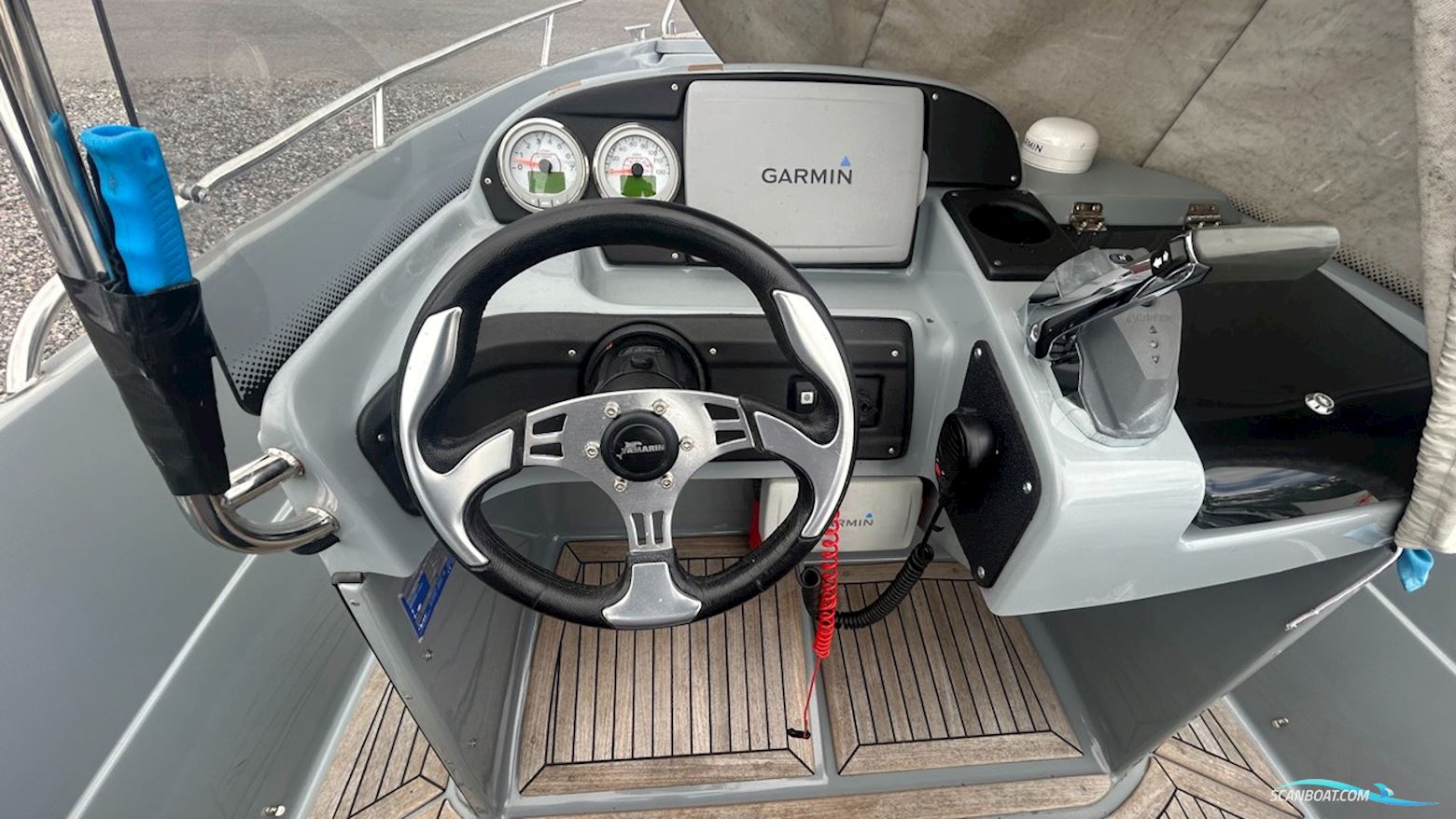 Yamarin Cross 61 Center Console